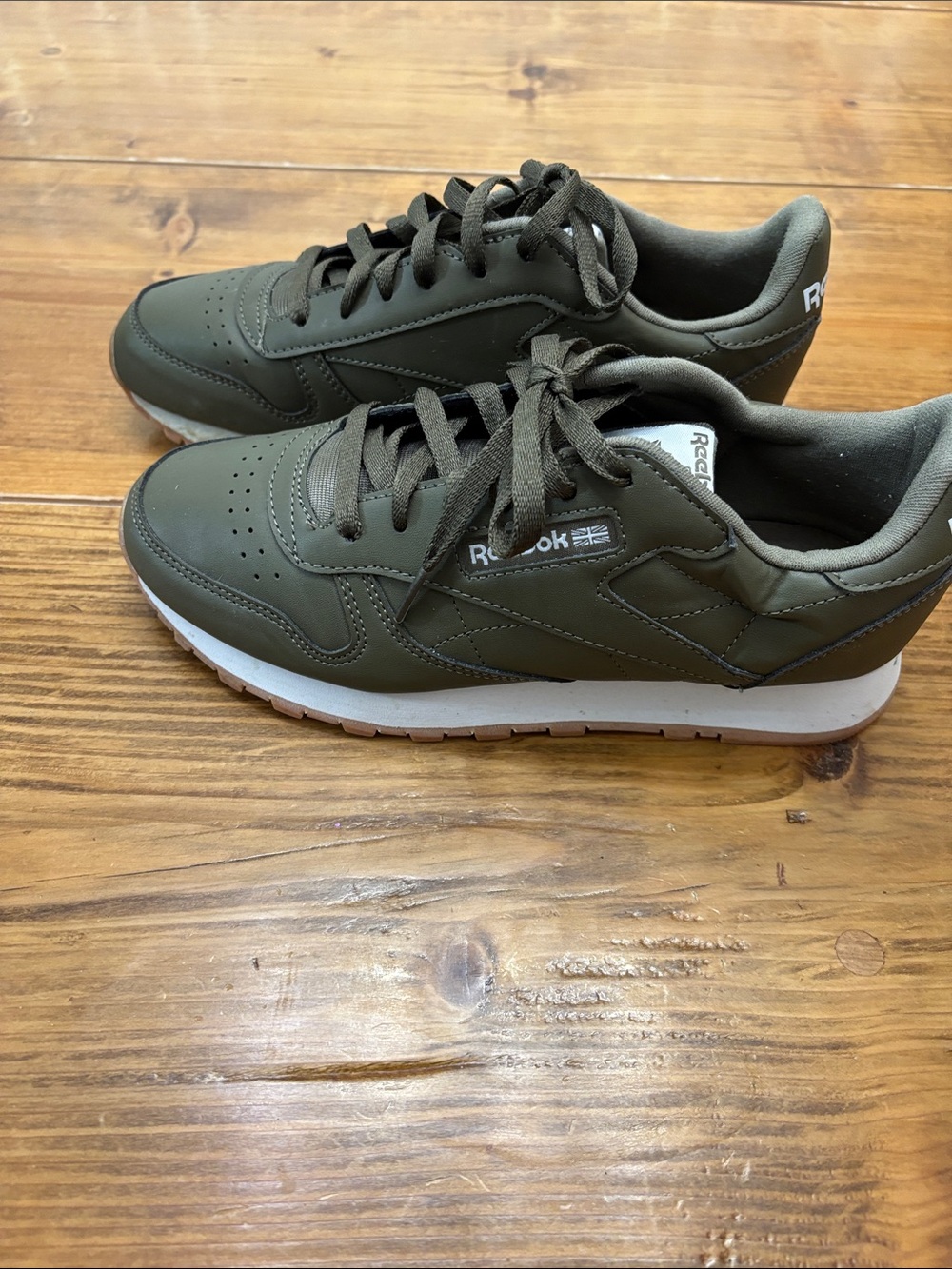 Reebok Olive Green Classic Low-Top Sneakers with White Midsole